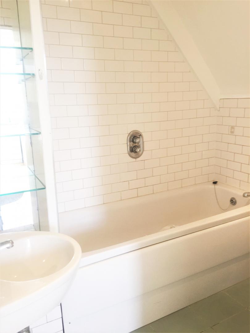 			2 Bedroom, 1 bath, 1 reception Flat			 Canfield Gardens, WEST HAMPSTEAD/FINCHLEY ROAD